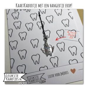 Kaartkadootje -> Hangertje TandenFee - No:05 (YEAH! Die is eruit! - Tand eruit - Tanden eenvoudig zwart/wit) - Afbeelding 2