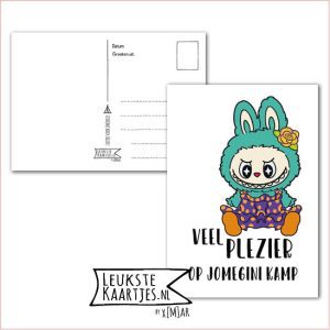 Kaart Op Kamp -> JoMeGiNi - Thuisblijvers No: 72 /6-5 (Veel plezier op JoMeGiNi kamp - Monster-Labubu-stijl in paars pak)